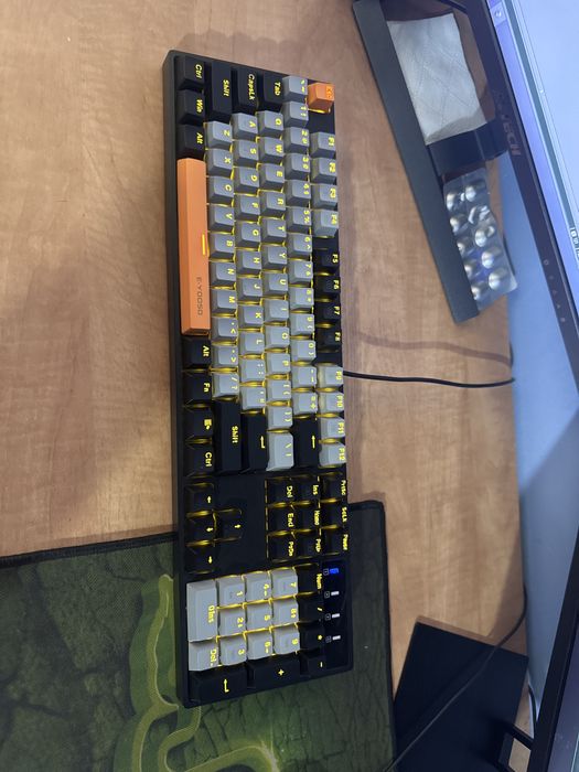 Klaviatyura sotiladi