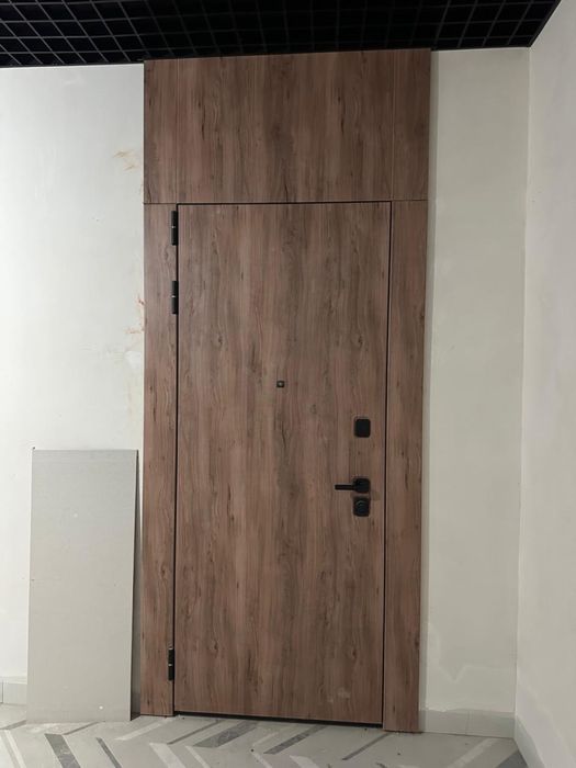 Продается входная дверь