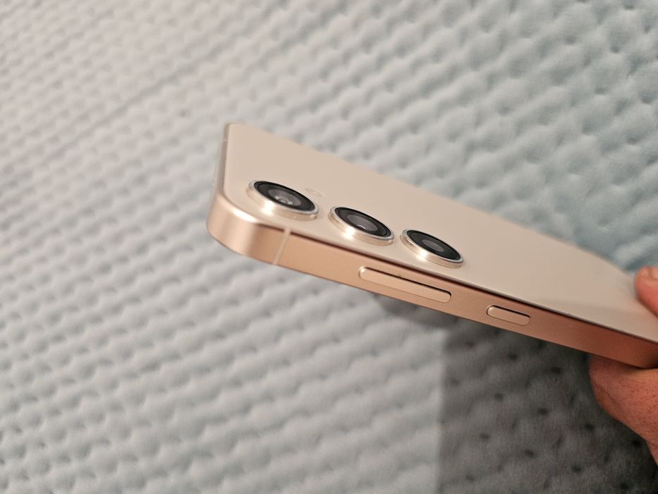 Телефон Самсунг S24+