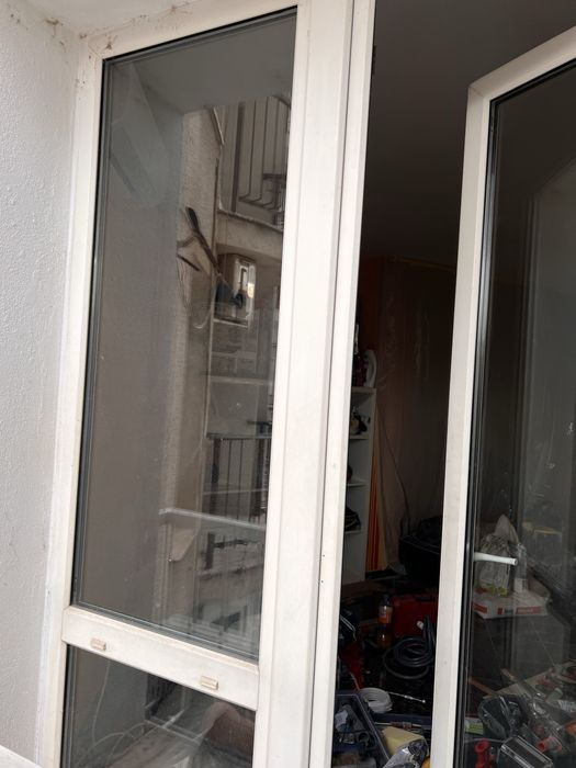 PVC дограма - врата + неотваряем прозорец, двоен стъклопакет