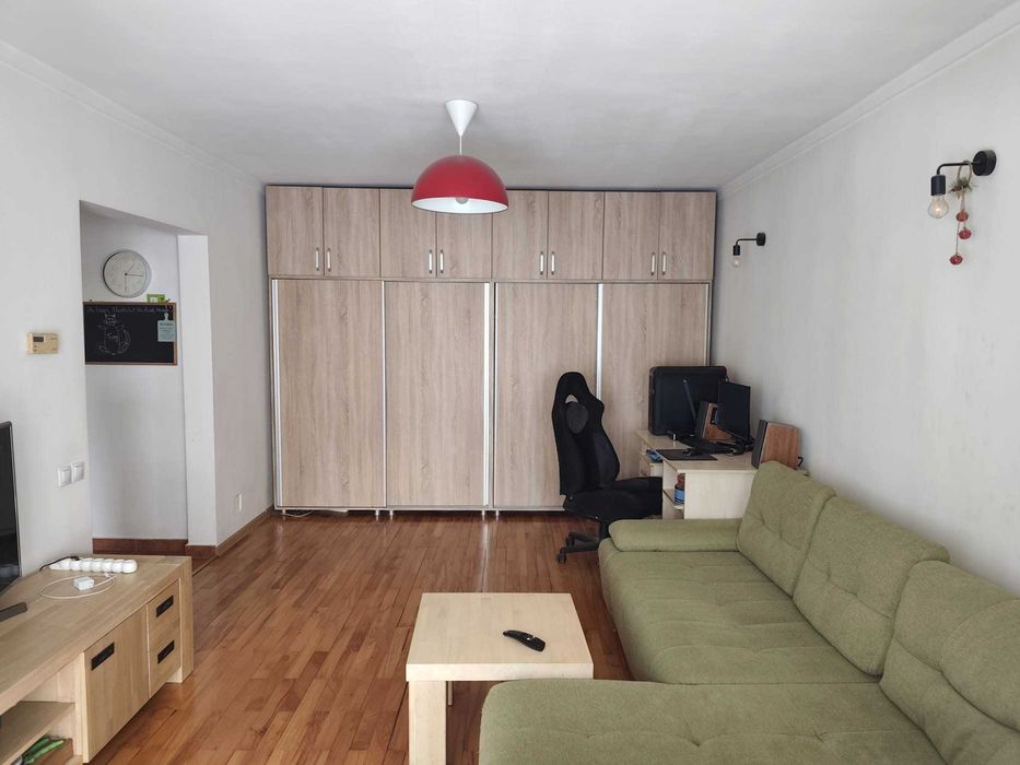 Proprietar: 2 Camere Open-Space MOBILAT COMPLET, 52 mp, Bulevardul Republicii – Etaj 1, Centrală, Balcon – 90.000€ Negociabil