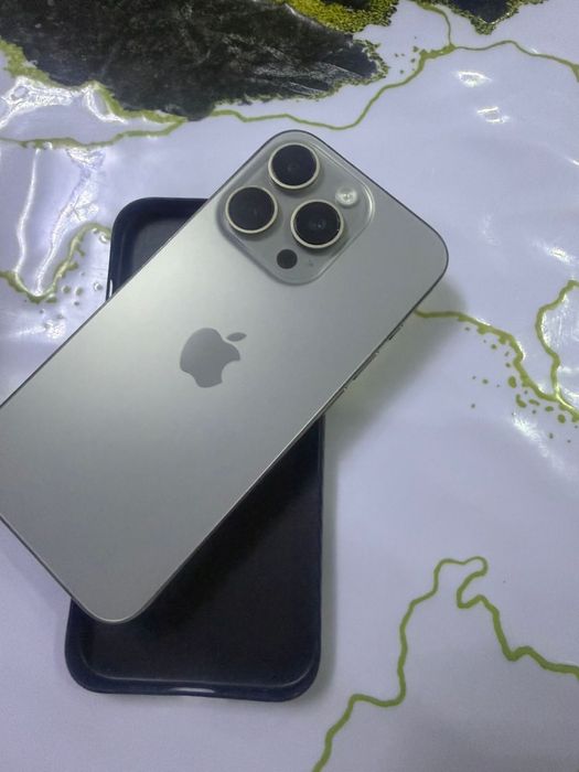 Продам или обмен айфон 15 про 256