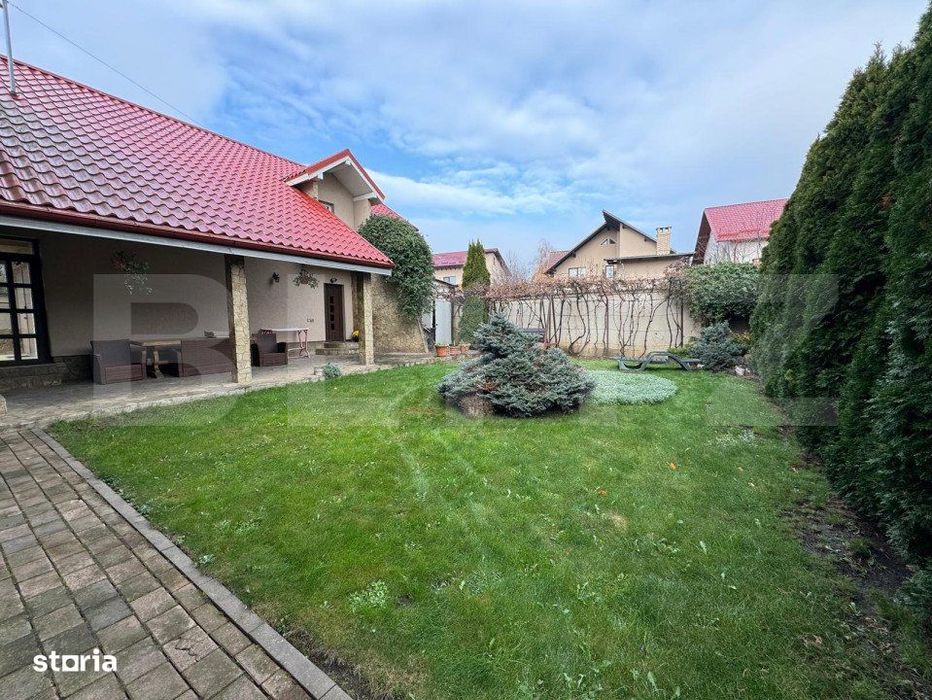 Casa impresionanta , 250 mp , cu gradina generoasa 1000 mp , Scheia