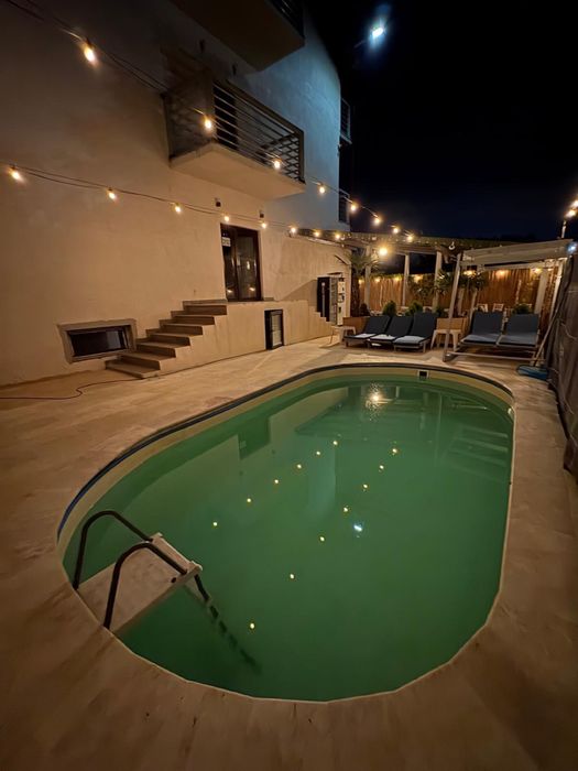 Apartamente in VILA CU PISCINA