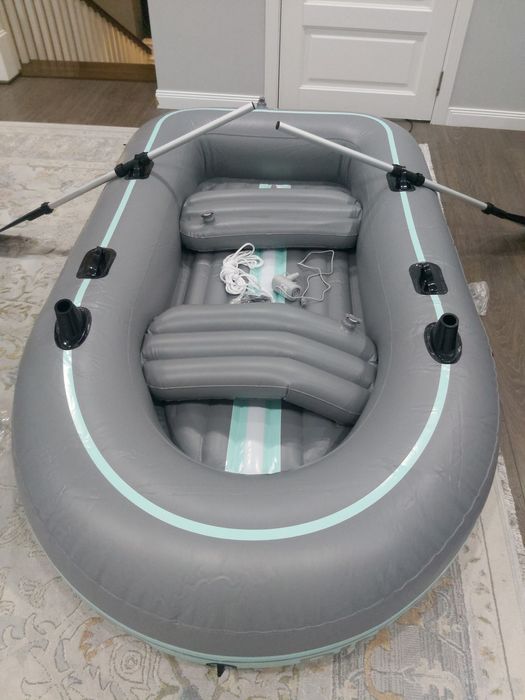 Резиновая лодка. Новая .