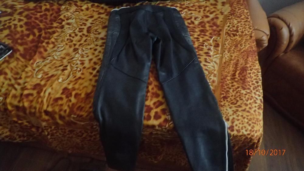 pantaloni moto piele ,ghete model deosebit