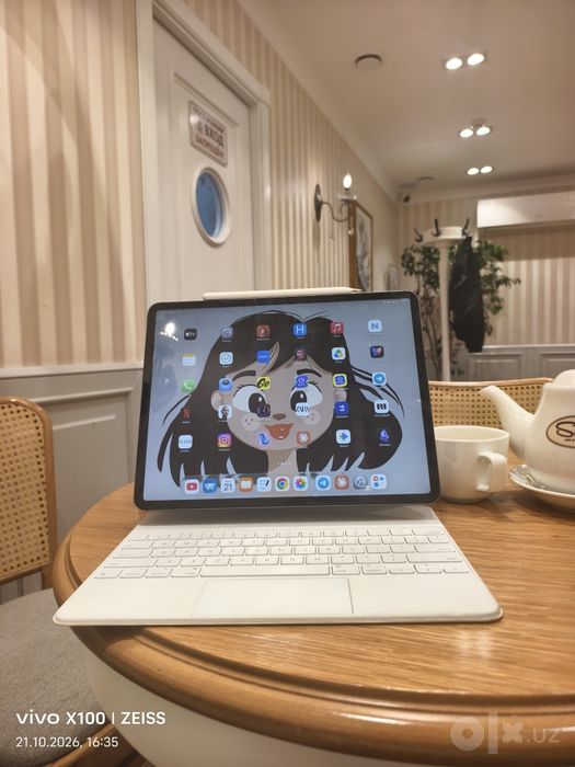 Ipad pro 12.9 inch 4th generation 1TB, magic keyboard, apple pencil 2