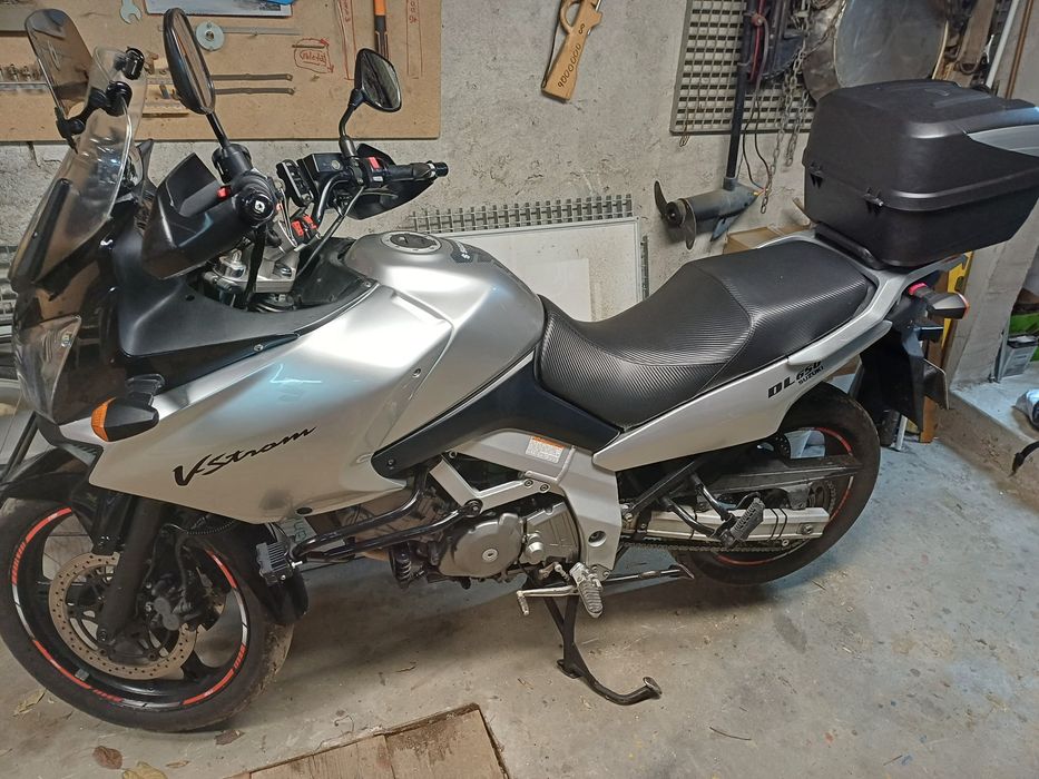 Se vinde Suzuki vstrom DL650 , 49000km an fabricație 2004.
