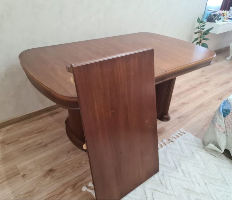 Продам стол в отличном состоянии