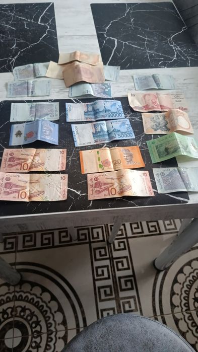Monede și bancnote pentru colectionari
