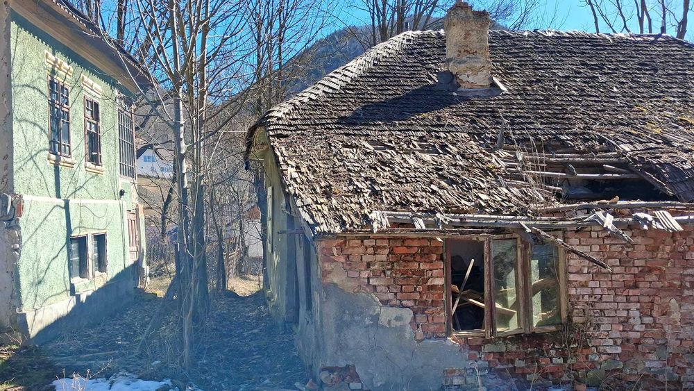 Vand teren dambavocioara 1990 mp