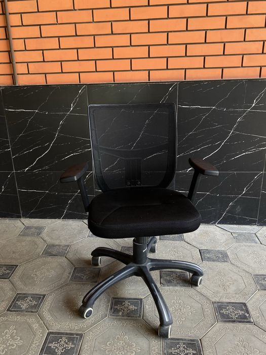 Продам офисное кресло