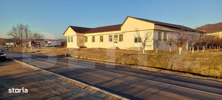 Spatiu comercial, de vanzare, 425 mp, zona Voinesti