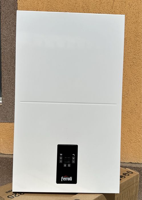 Vând centrală electrică Ferroli, putere 6 kW, alimentare pe curent electric.