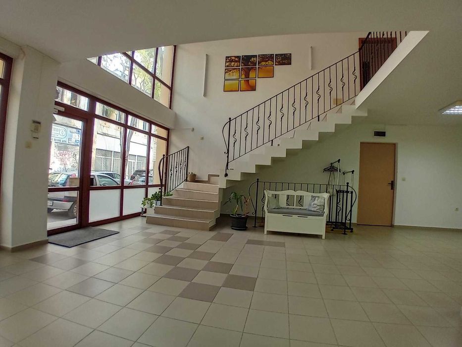 Дава се под наем Зала за събития в Варна, ЖП Гара -  кв.м за 25.5 € - Снимка #7