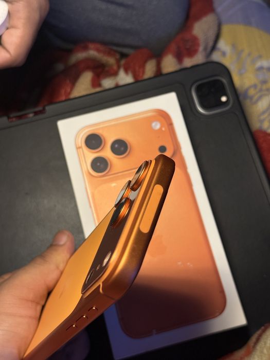 Iphone 17 pro Max cosmic orange Esim