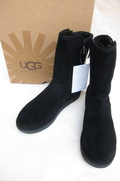 Ugg Classic cu fermoar din piele ! oferta 2026