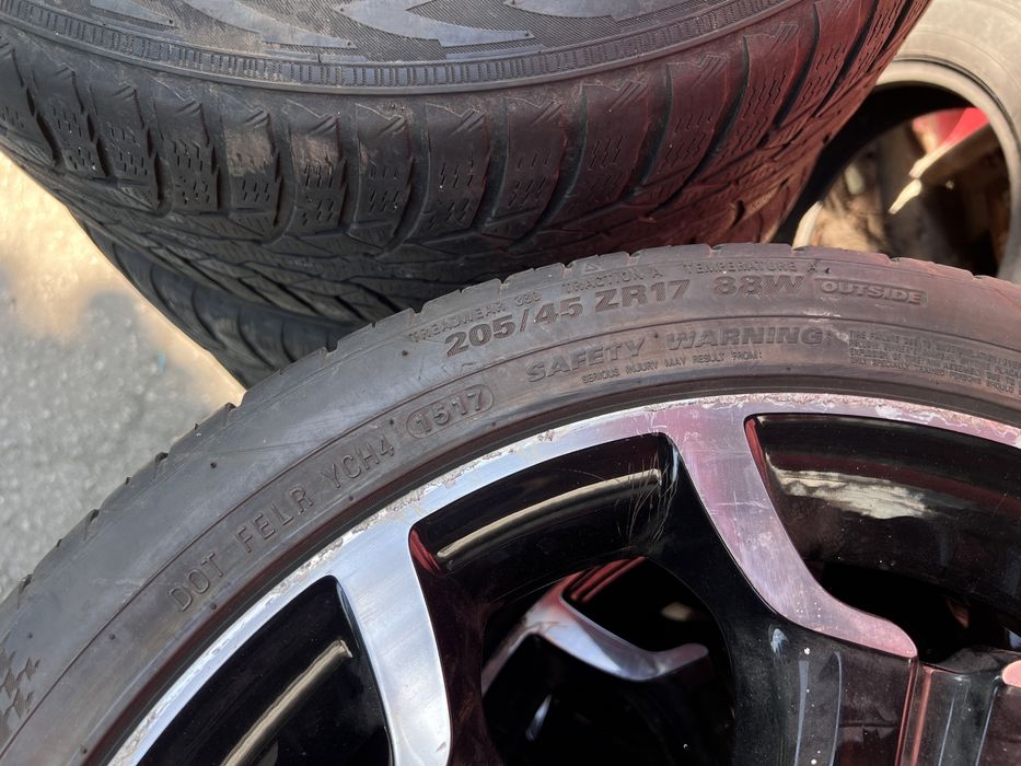 205/45/17 4 броя летни гуми Kumho 5mm грайфер.