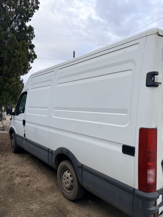 Vand iveco 2.3 140cp  sau schimb cu camioneta cu axa dubla