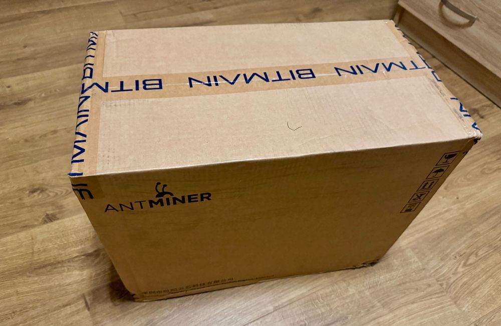 BITMAIN ANTMINER S19j Pro-104Th-Наличен, Чисто Нов