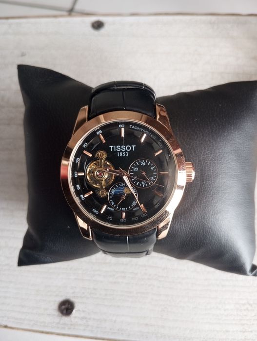 Продаются наручные механические мужские часы  TISSOT.