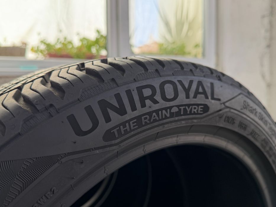 215/45/16 Uniroyal 4Броя: 200€ 8мм Всесезонни гуми