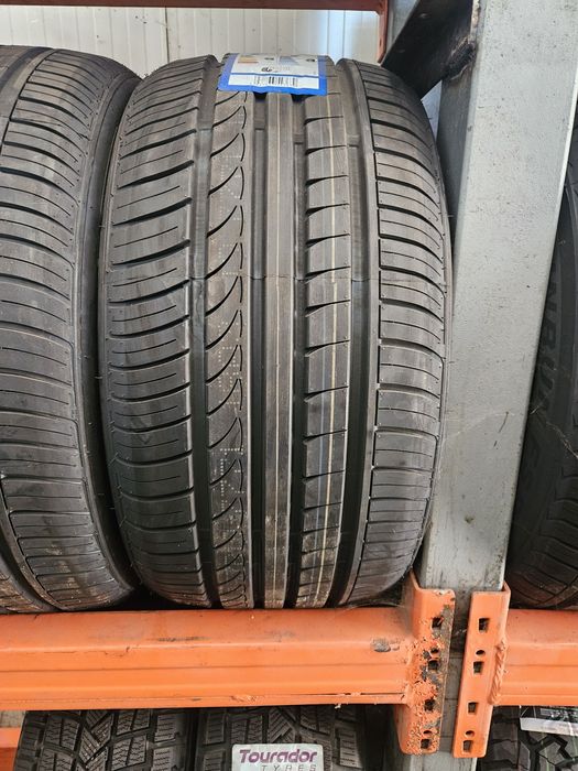 245/40R19 Fortune