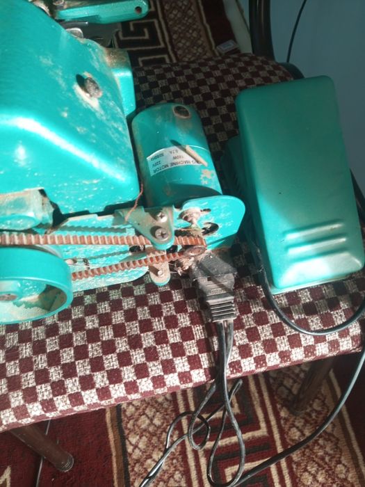 averlok tikuv mashinkasi