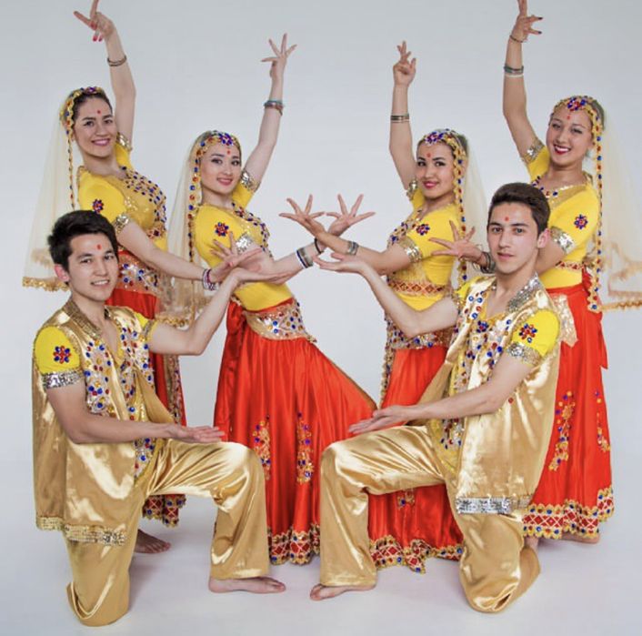 Индийские костюмы на прокат