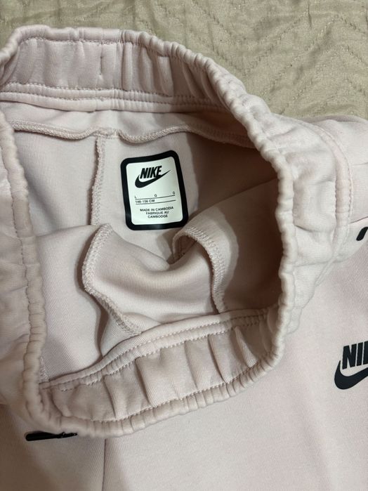 Анцунг  Nike tech