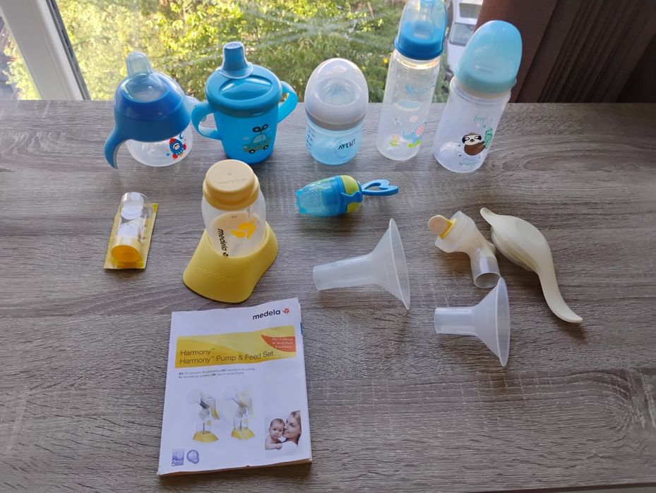 Ръчна помпа Medela Harmony + шишета