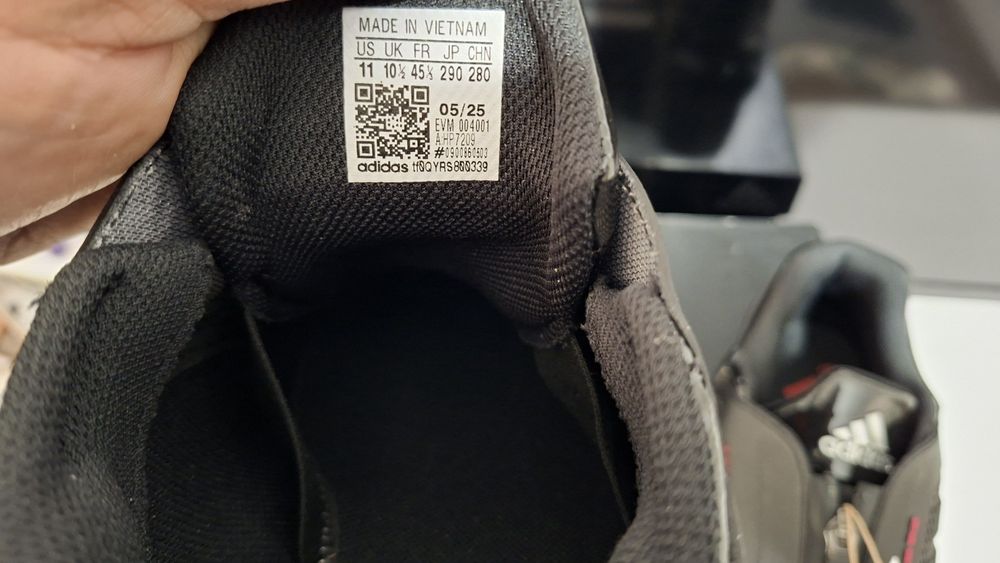Adidas 45.5 оригинални нови