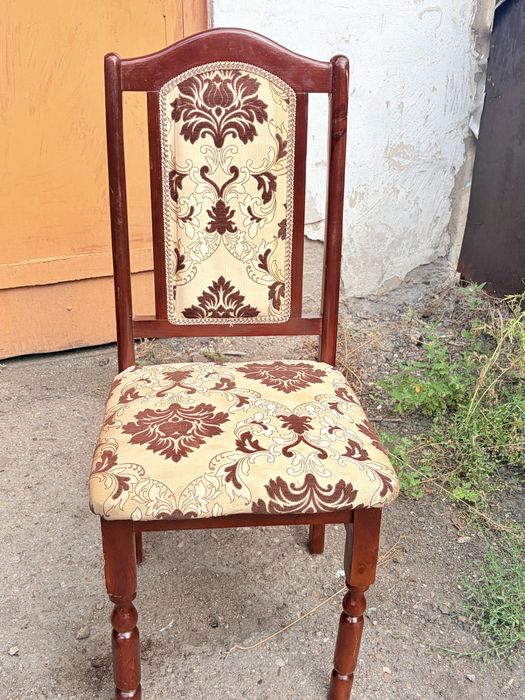 Продам комплект из 6 стульев