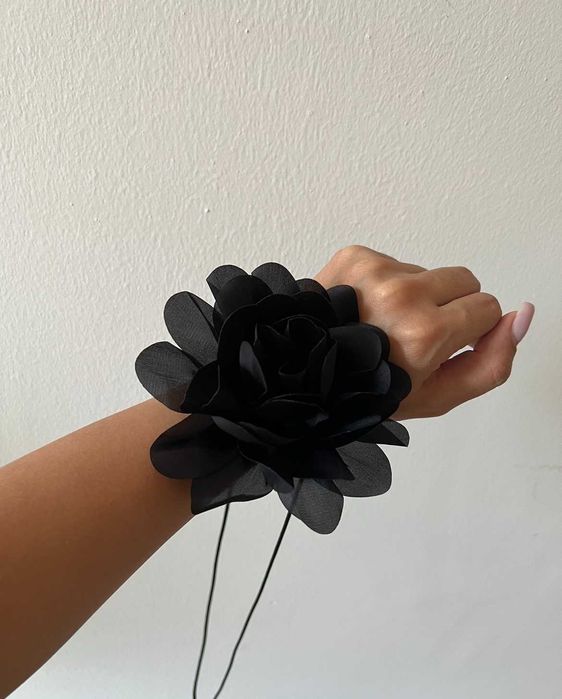 Чокер цветок на шею