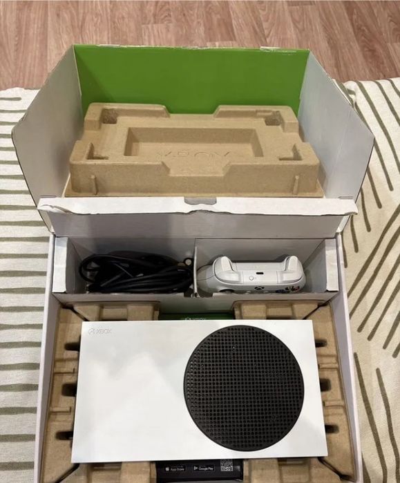 Xbox series S в идельном состонии