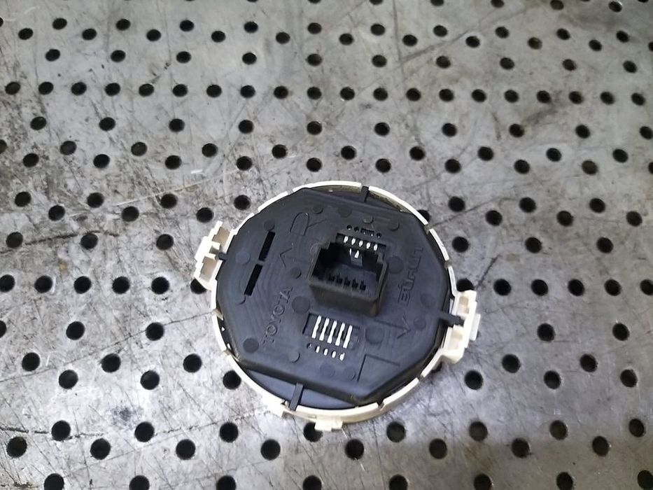 Buton avarii toyota yaris 3 p13 839500d050a