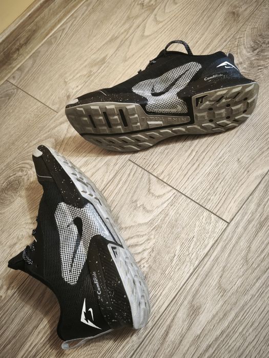 NIKE маратонки 41