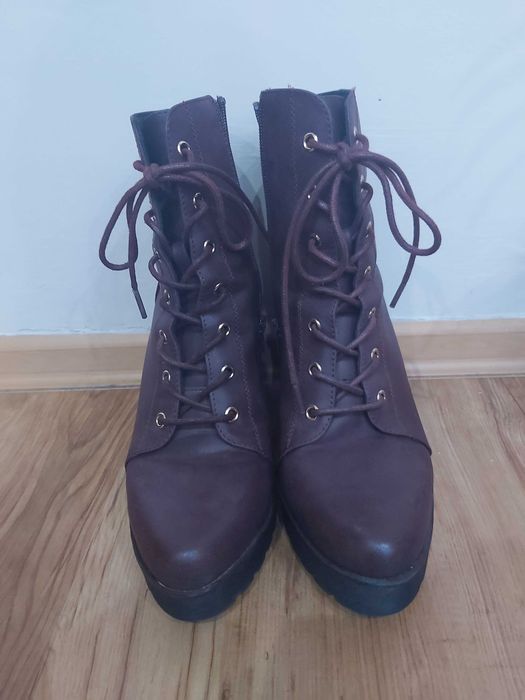 Обувки на ток, номер 40