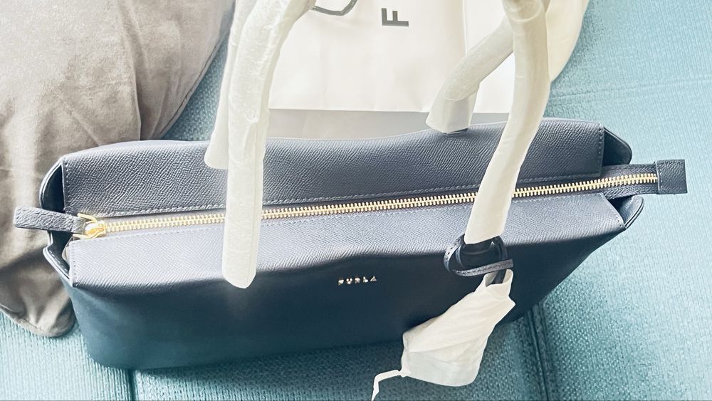 Furla Delia Nero Tabacco Blue.100% оригинал със сериен номер етикети,care instructions, dust bag подаръчен плик Furla,всичко от до.L размер