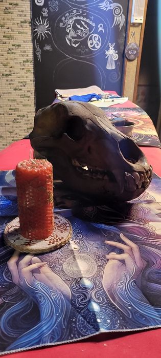 Продам восковые свечи из вощины