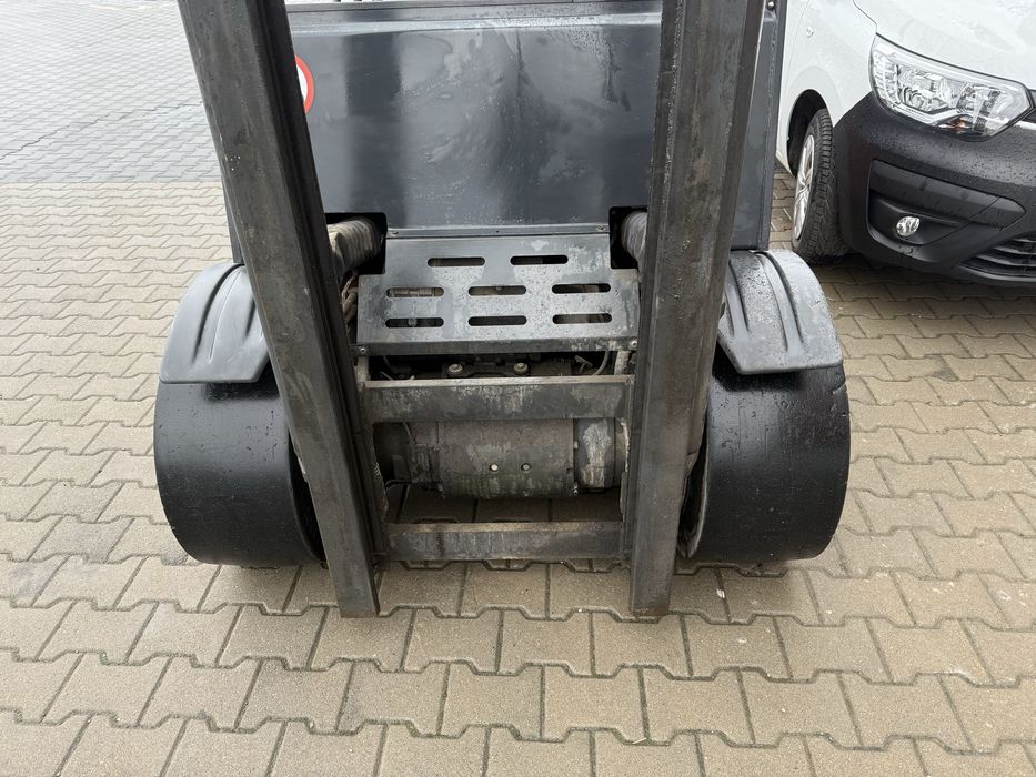 De vanzare sau da inchiriat stivuitor  Still cu capacitate de 4 T