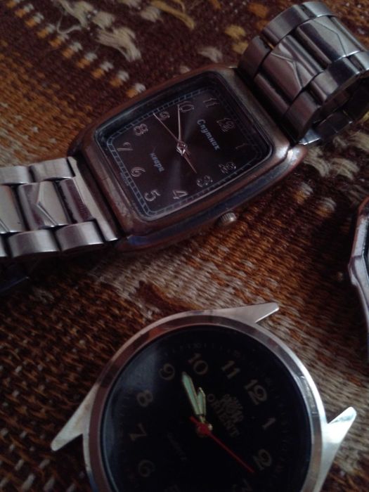 Продам часы срочно!