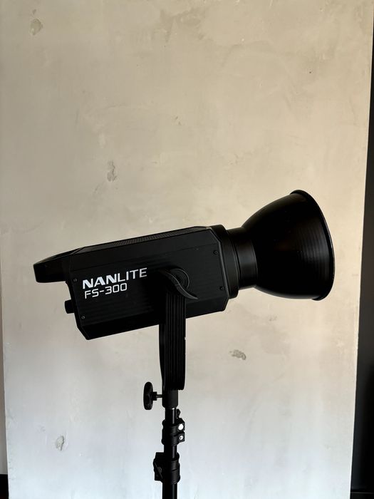 Комплект две светлини - Nanlite FS-300 / Nanlite FS-150 Daylight
