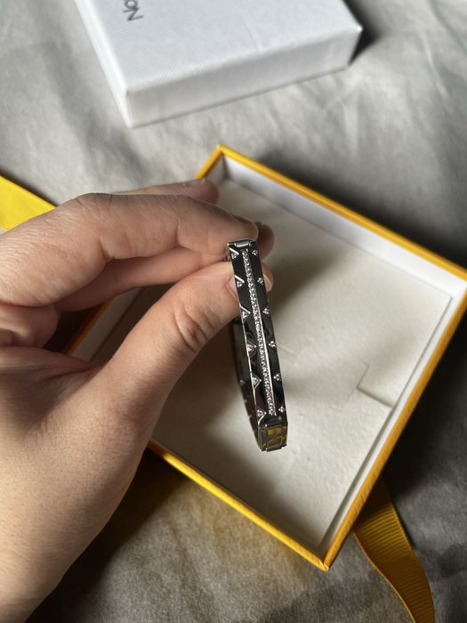 Гривна Nomination