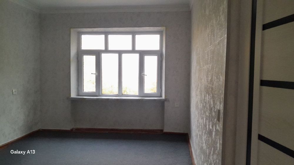 Чирчик 500ка уй 1 хоналик. (2 хонали уйга обмен килсак хам булади)