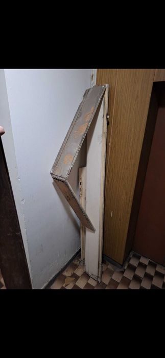 Входна врата талашитнена