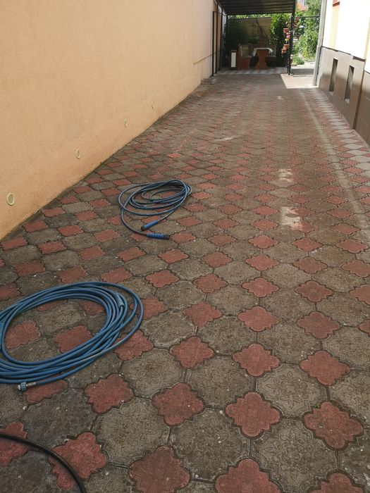 Spălăm pavaje curți garduri fațada acoperis