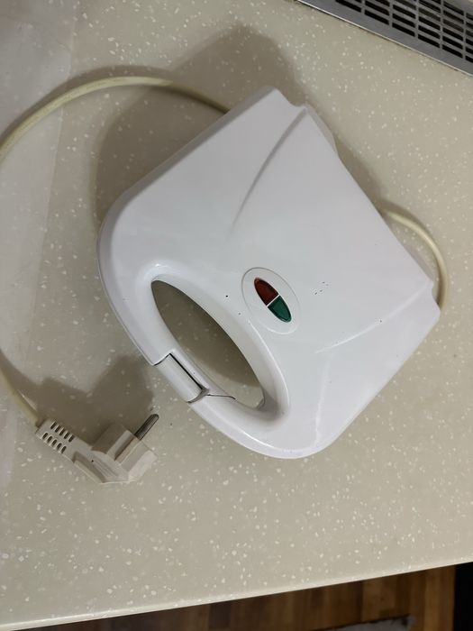 Сендвичница-тостерница