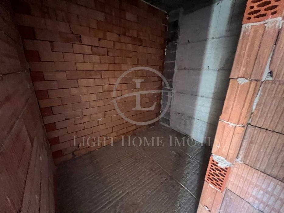 Продава се Тристаен апартамент в Пловдив, Остромила - 105 кв.м за 704 €/кв.м - Снимка #12