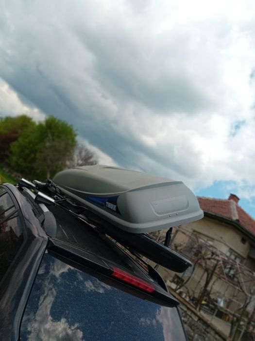 Куфар за кола за покрива.